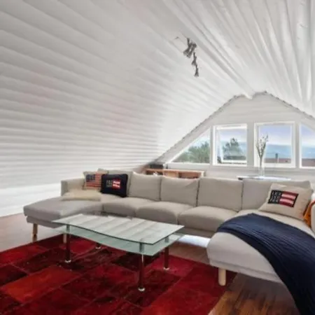 Spacious With Terrace & Car Charger