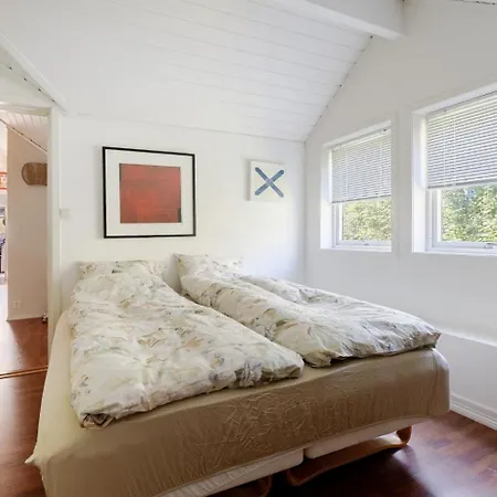 Villa Spacious With Terrace & Car Charger *