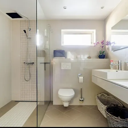 Spacious With Terrace & Car Charger Villa Bergen