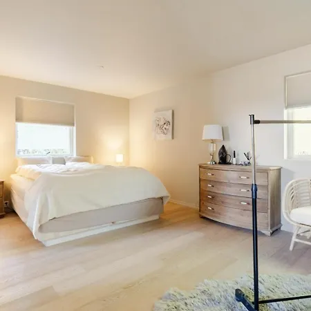 Spacious With Terrace & Car Charger * Bergen